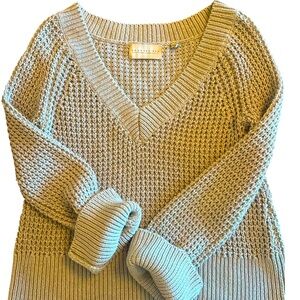 Classic Six ‘Bridgette’ season-less chunky sweater in oatmeal.